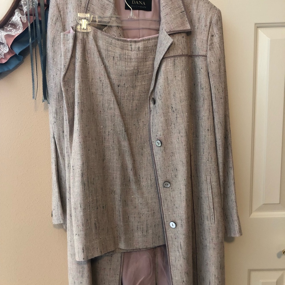 🎉🎉 2-PIECE DANA BUCHMAN BLAZER + SKIRT 🎉🎉